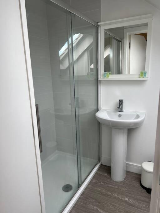 6 Studio Flat, 50M To Airbus Bristol Zewnętrze zdjęcie